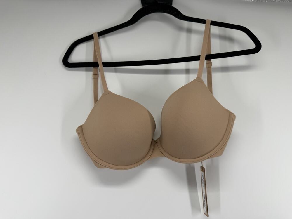 Skims Fits Everybody T Shirt Bra 32DD Clay NWT